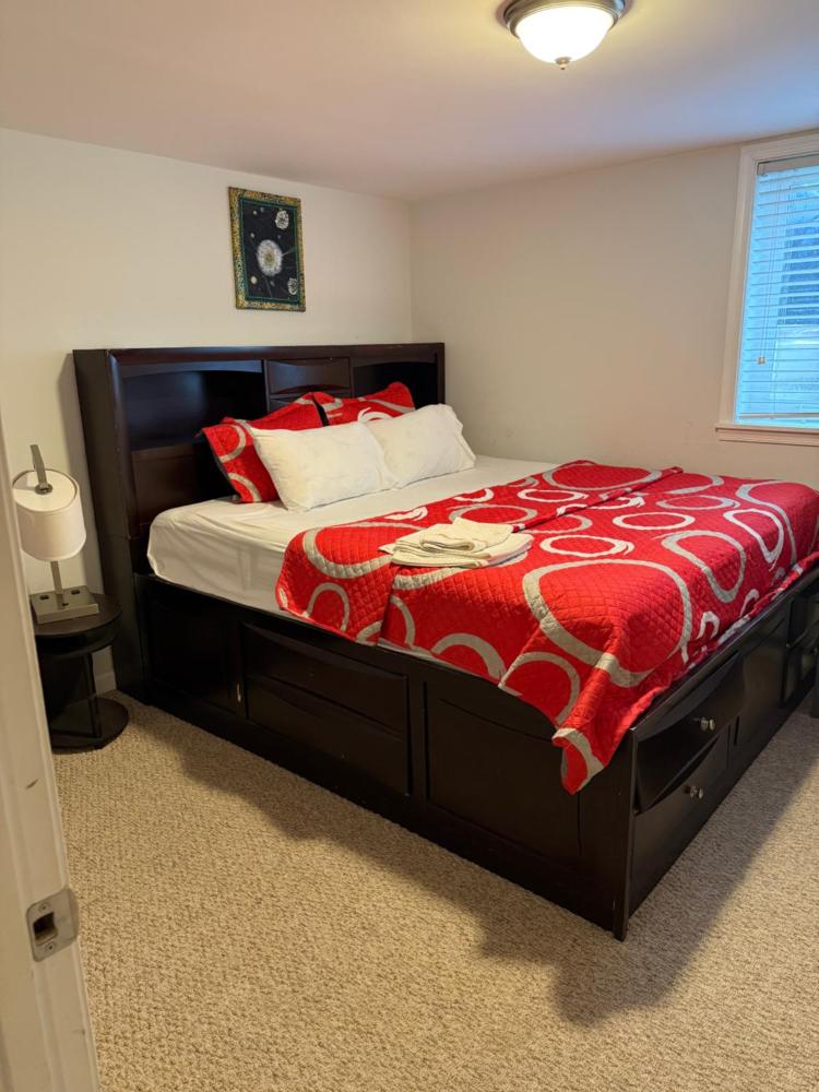 LOVELY 2 BEDROOMS APPARTEMENT, LAUNDRY/PARKING/TV